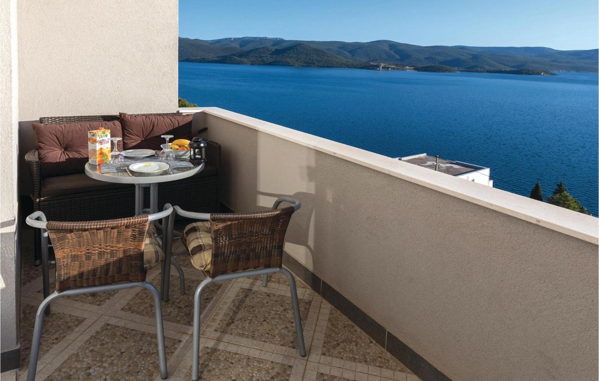 1 Bedroom Cozy Apartment In Klek Exterior foto